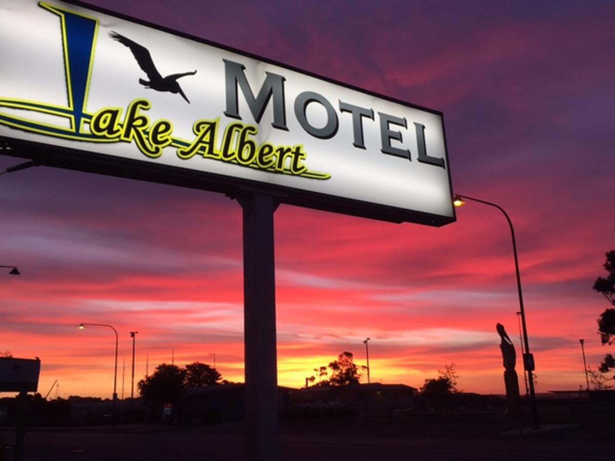 Lake Albert Motel Meningie Esterno foto