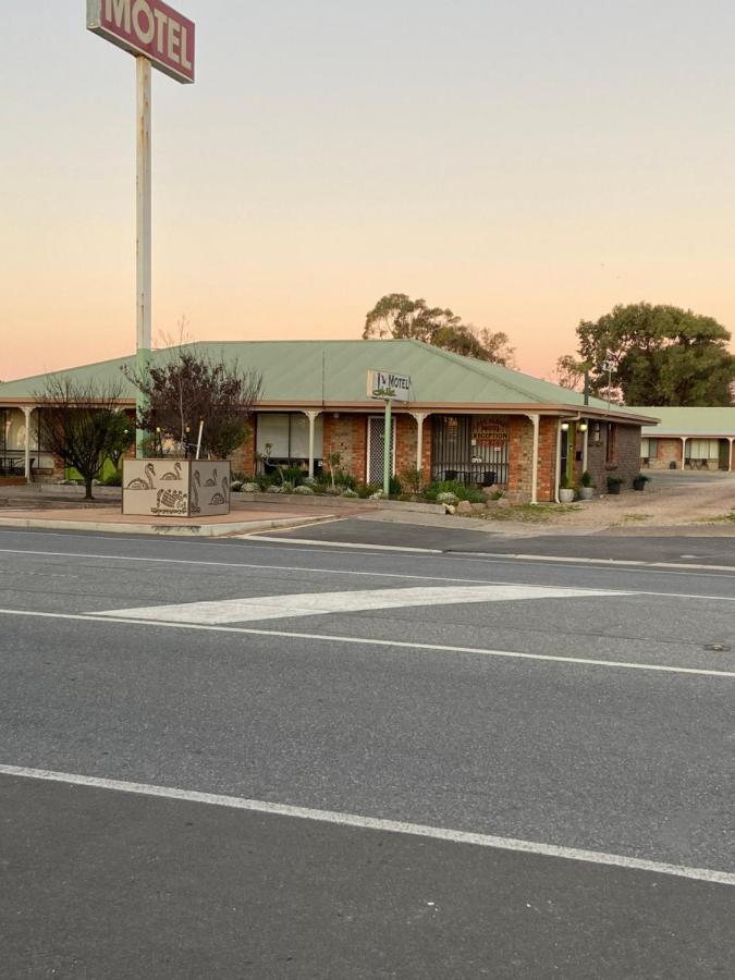 Lake Albert Motel Meningie Esterno foto